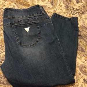 Women’s Guess Ankle jean size 34